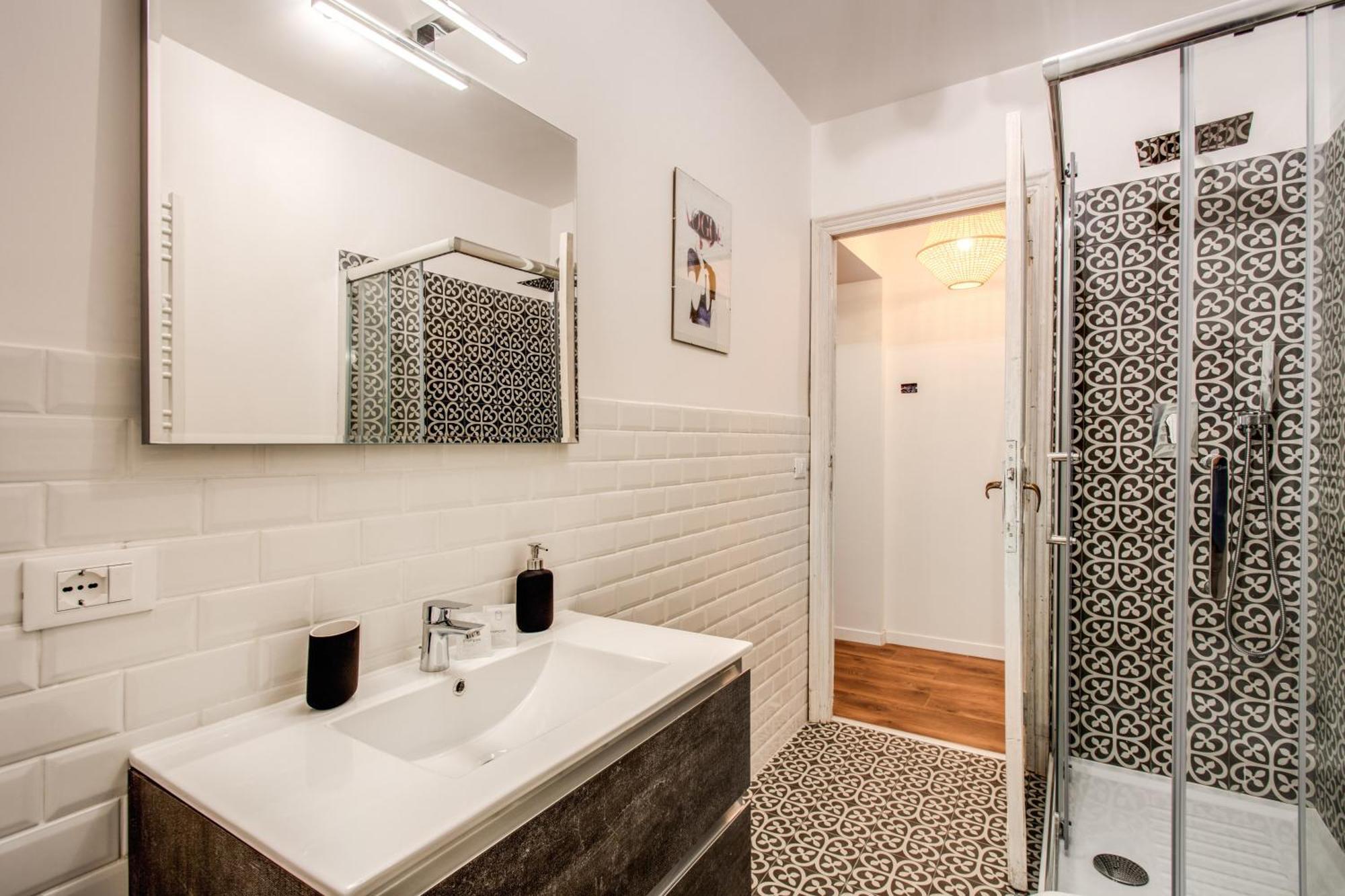 Monti Quiet And Spacious Apartment ローマ エクステリア 写真